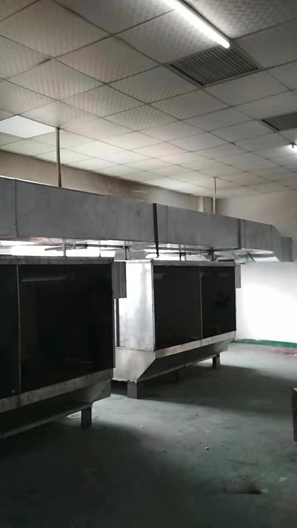 手動噴涂柜漆霧排放管道工程